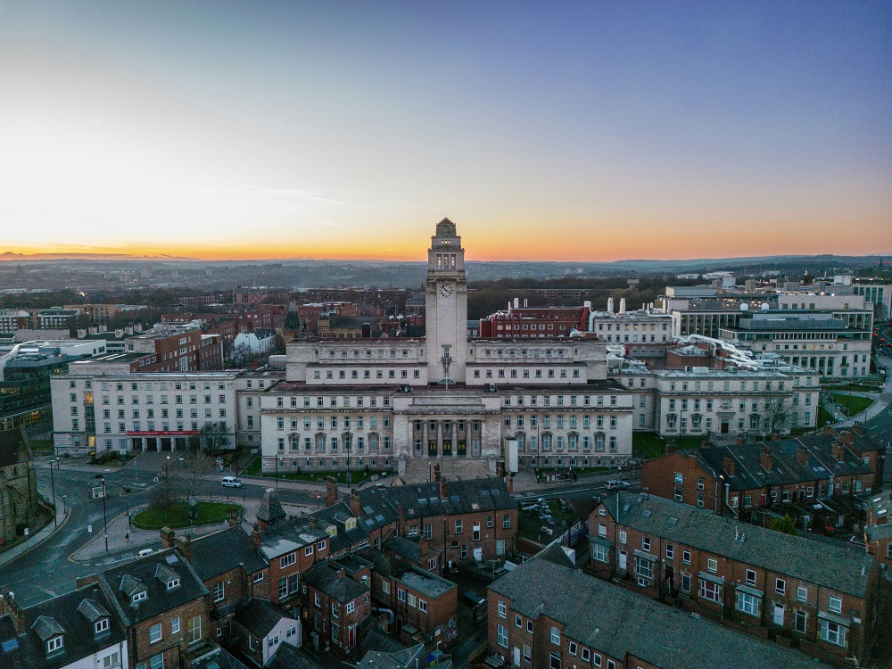 Aerial image of the Parkinson Building University of Leeds at sunset by Paul Rigel. 16 April 2023 free on Unsplash